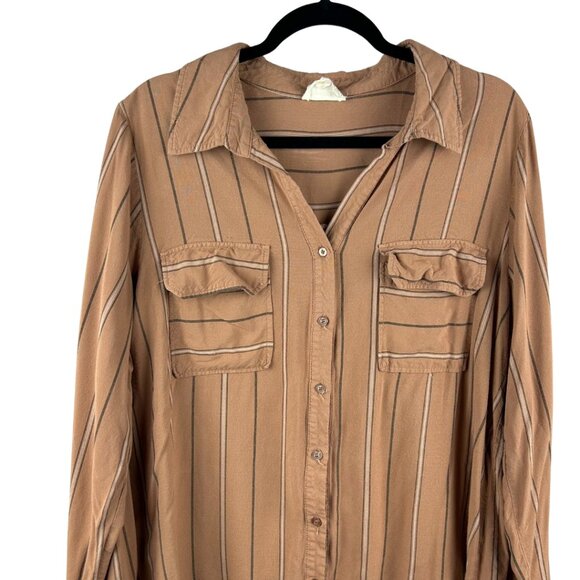 Blu Pepper Plus Size Brown Lightweight Button-Down Blouse – Pocket Detail 1x - Picture 1 of 7